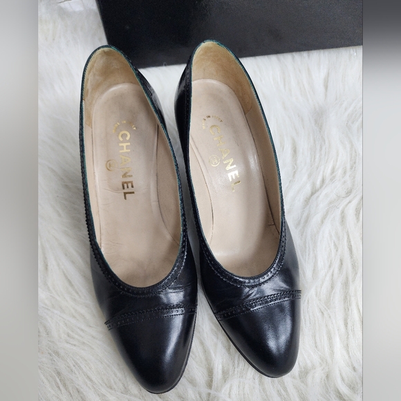Auth Vintage 80s Chanel pump with patent - Picture 2 of 13